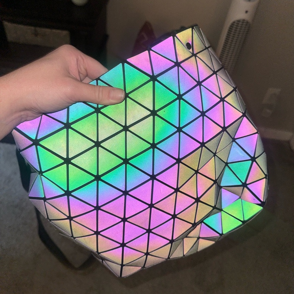 Holographic Geometric Purse